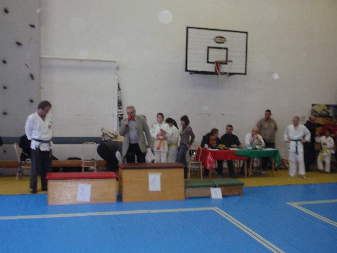 pc111498.jpg