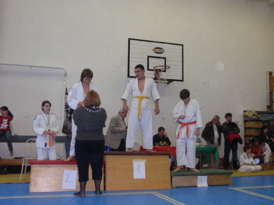 pc111575.jpg
