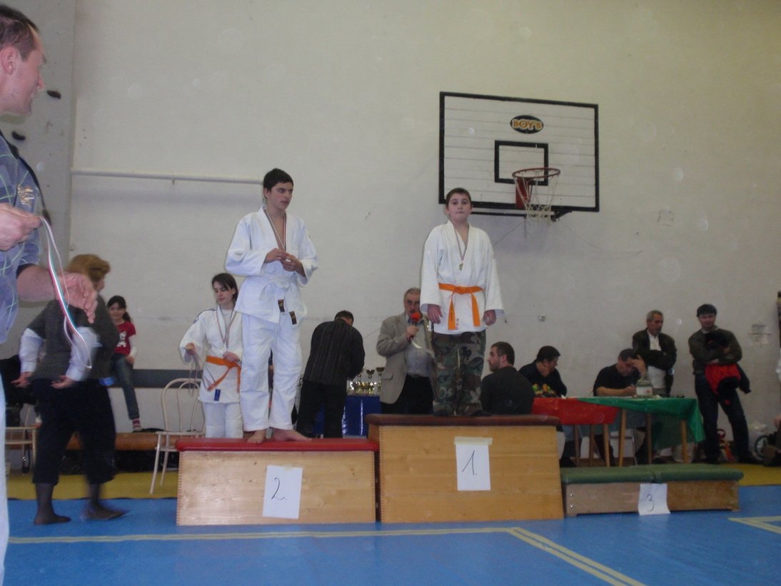 pc111584.jpg