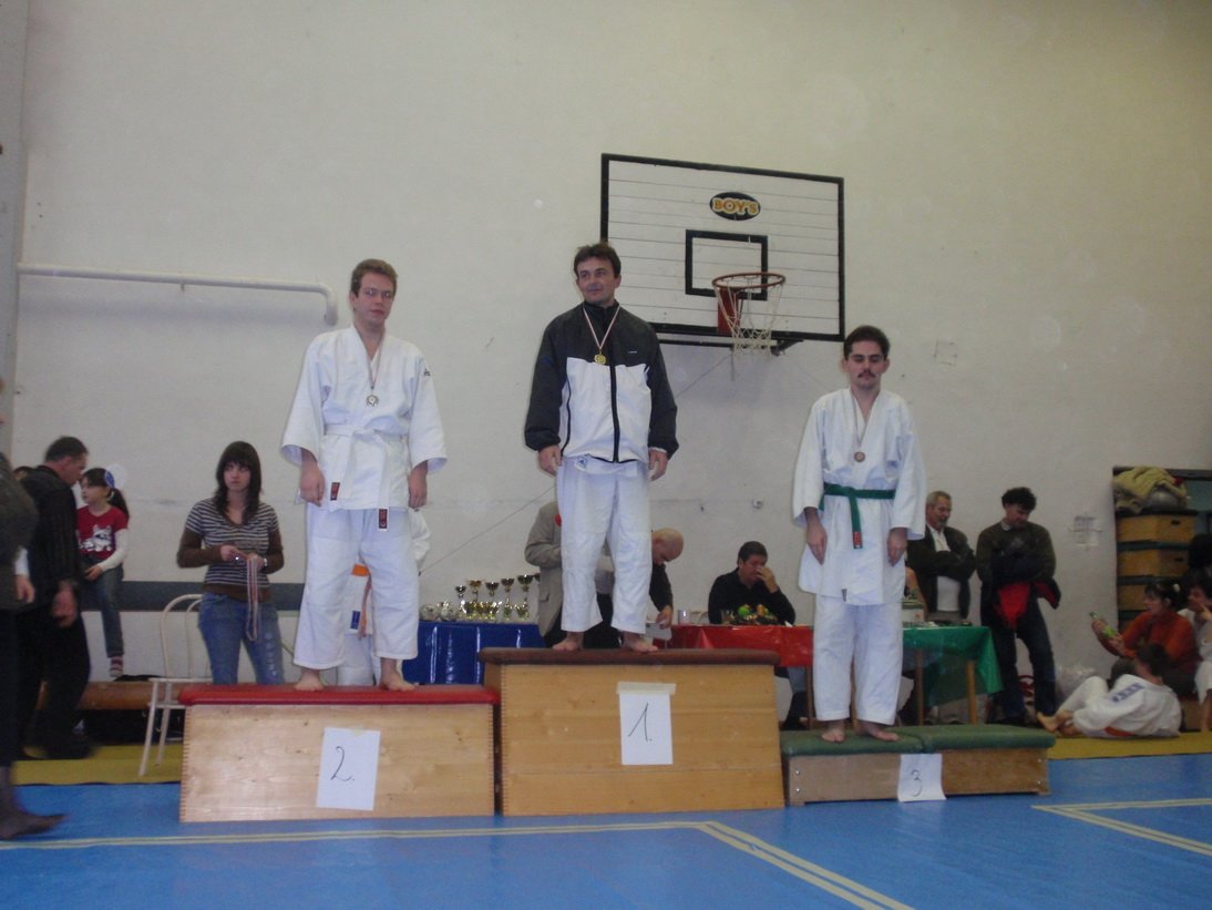 pc111590.jpg